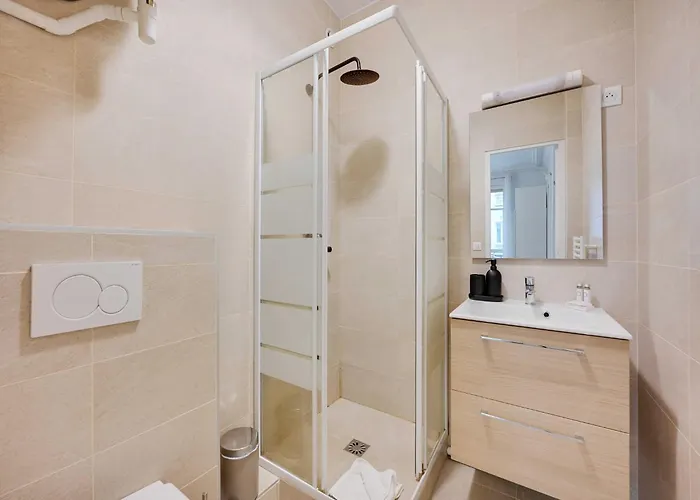 Superb Appt - 17th Ard - Mobility Lease Apartment