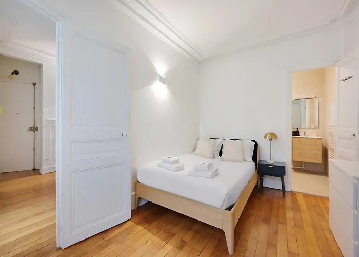 Apartment Superb Appt - 17th Ard - Mobility Lease *